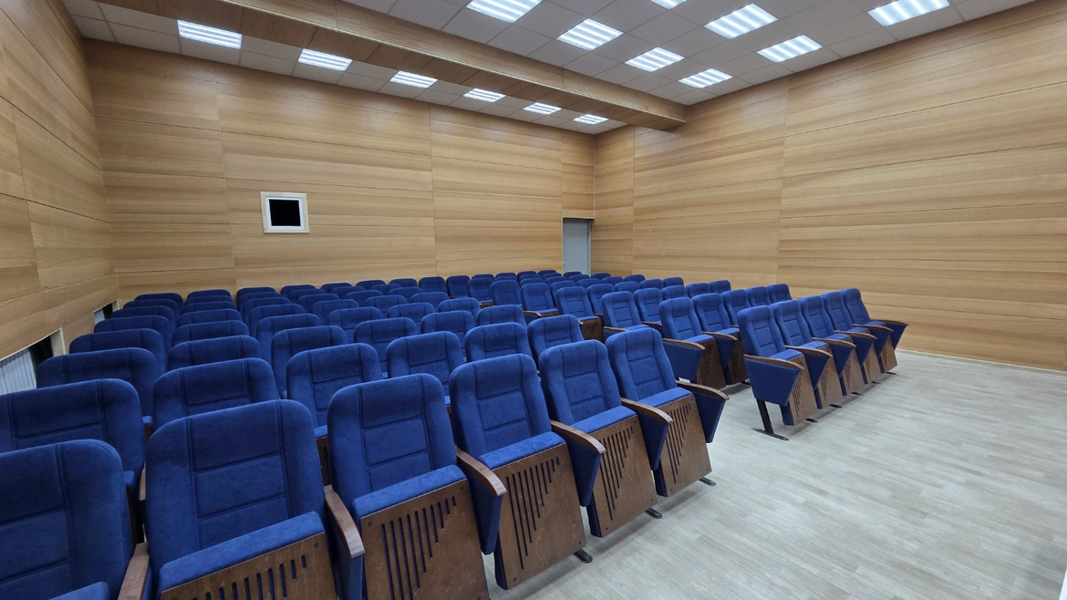 Актовый зал школы_2